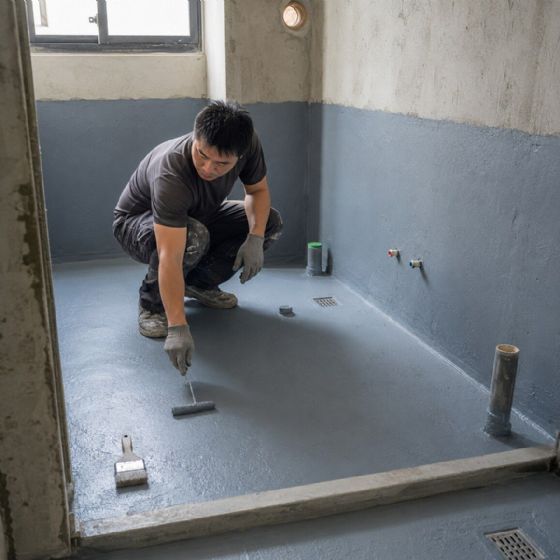 浴室防水工程不能省的三個階段：防水層、試水與貼磚前檢查